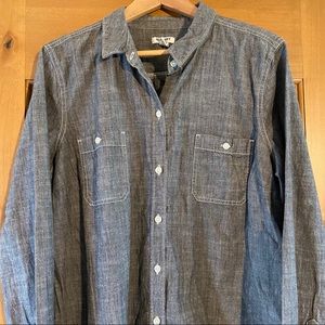 Heathered gray boyfriend shirt